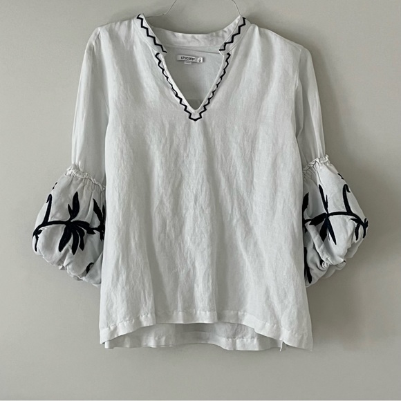 Chico’s lantern sleeve white with navy embroidery, Chico’s size 3 - Picture 2 of 5